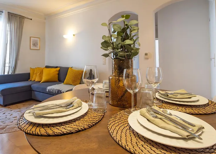 Spacious Apartment For 6 People