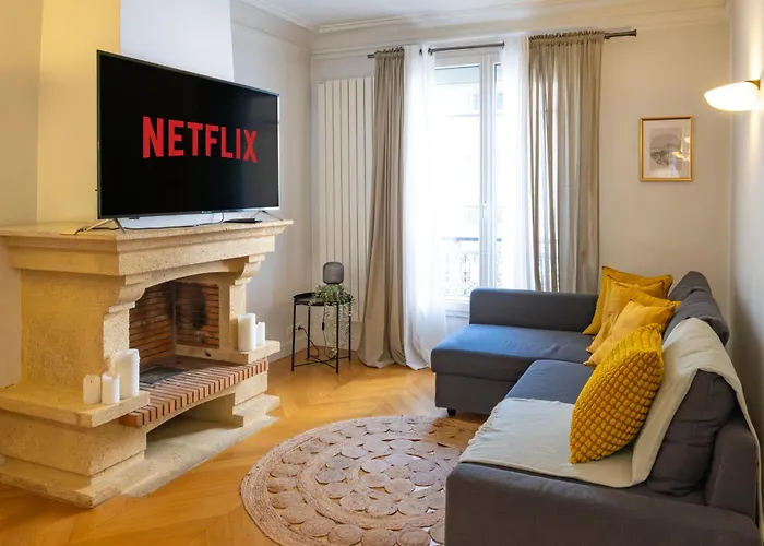 Spacious Apartment For 6 People